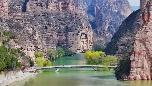 220444utv70cj0qicejist.webp